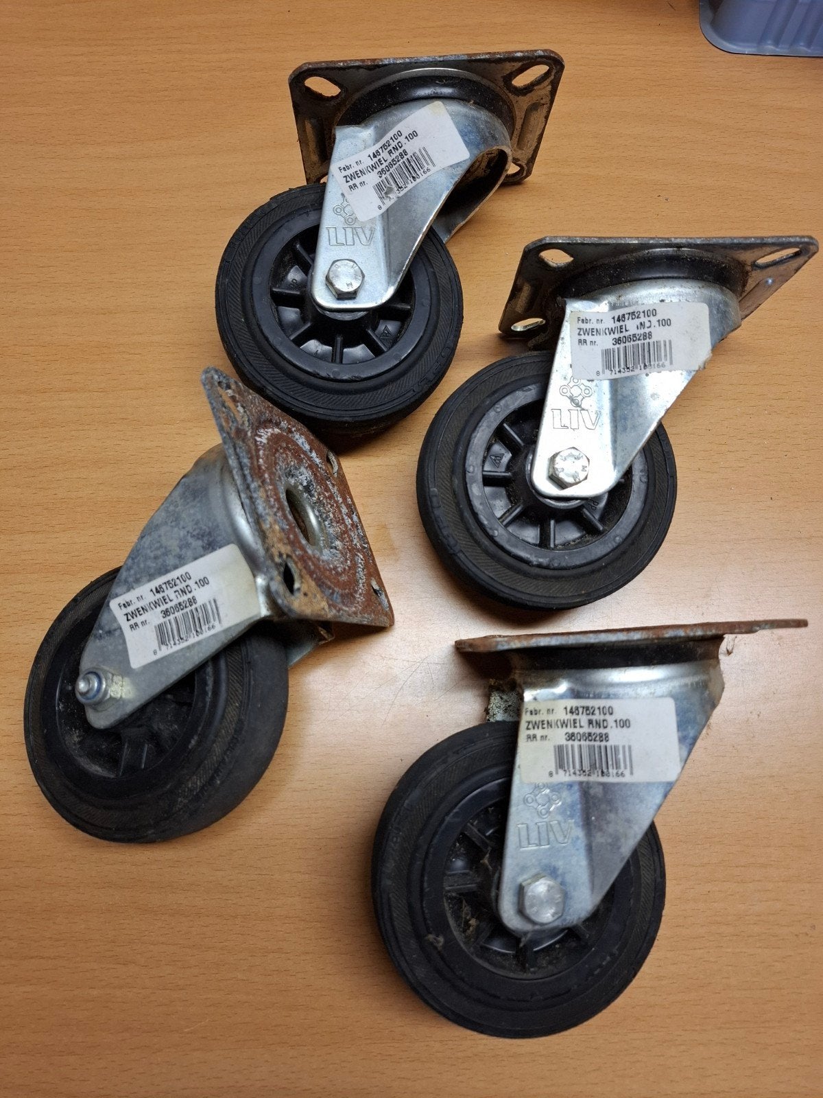 Set van 4 zwenkwielen - LIV 100mm, Ophalen of Verzenden, Gebruikt