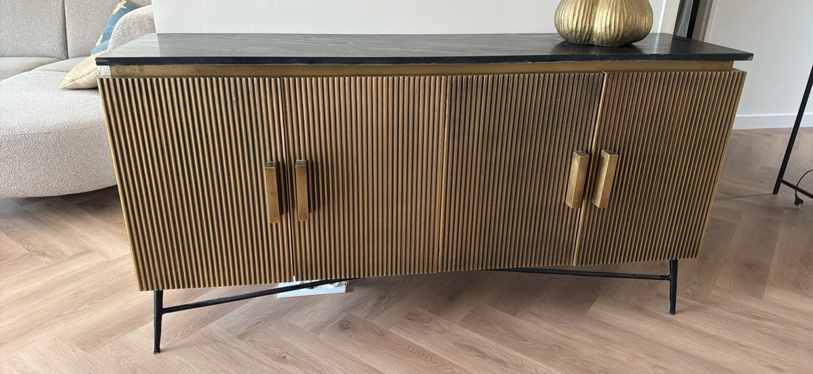 Foto 4 van Richmond interiors dressoir ironville 4 deurs
