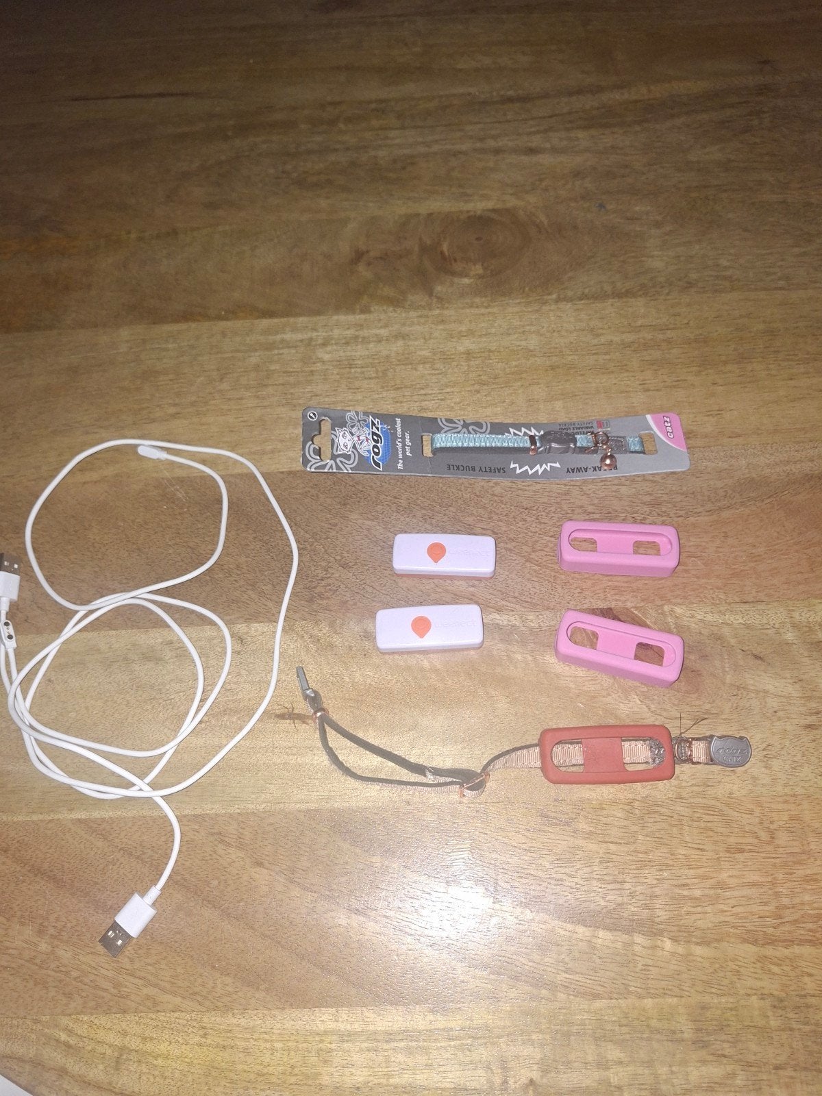 2 weenect gps trackers met 2 bandjes en 3 houders, Ophalen of Verzenden
