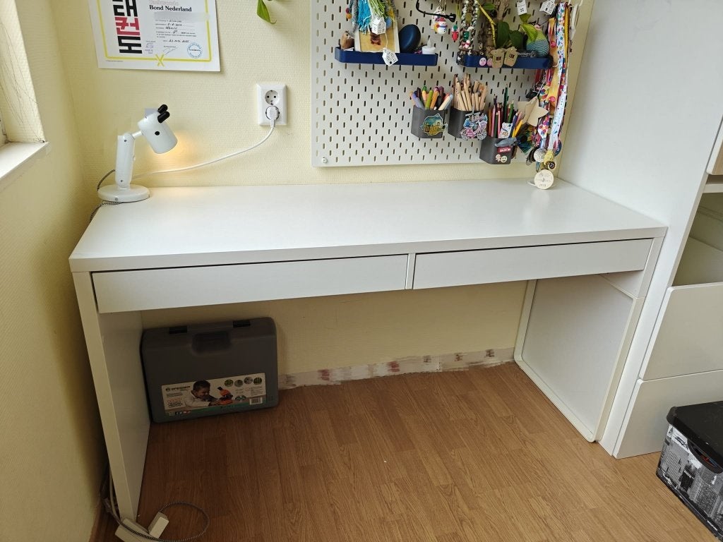MICKE Bureau, wit, 142x50 cm, Ophalen of Verzenden, Zo goed als nieuw