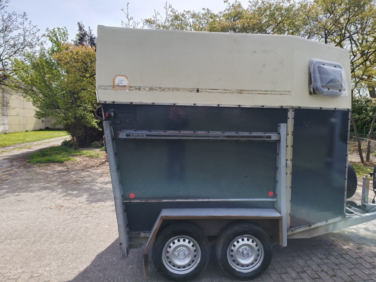 brenderup twee paard trailer, Dieren en Toebehoren, Ophalen, Gebruikt, Hout, 2-paards trailer
