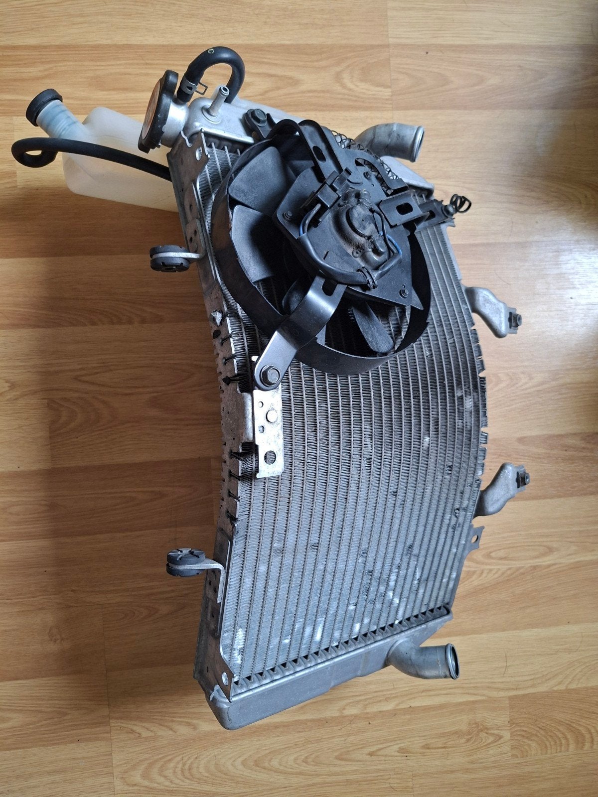 Suzuki GSXR1000 k3 k4 radiateur lekvrij gsxr 1000, Ophalen of Verzenden