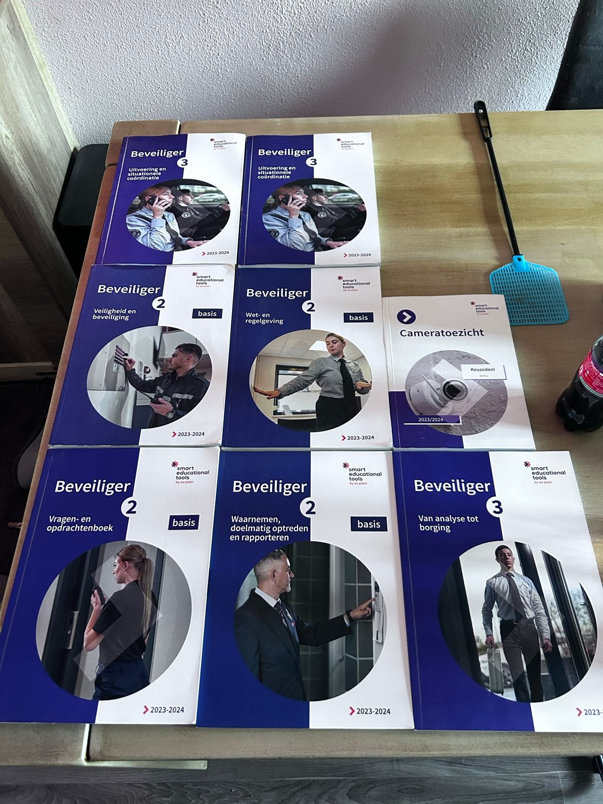 Beveiliger boeken niveau 2/3 - Complete set, Ophalen, Zo goed als nieuw, MBO