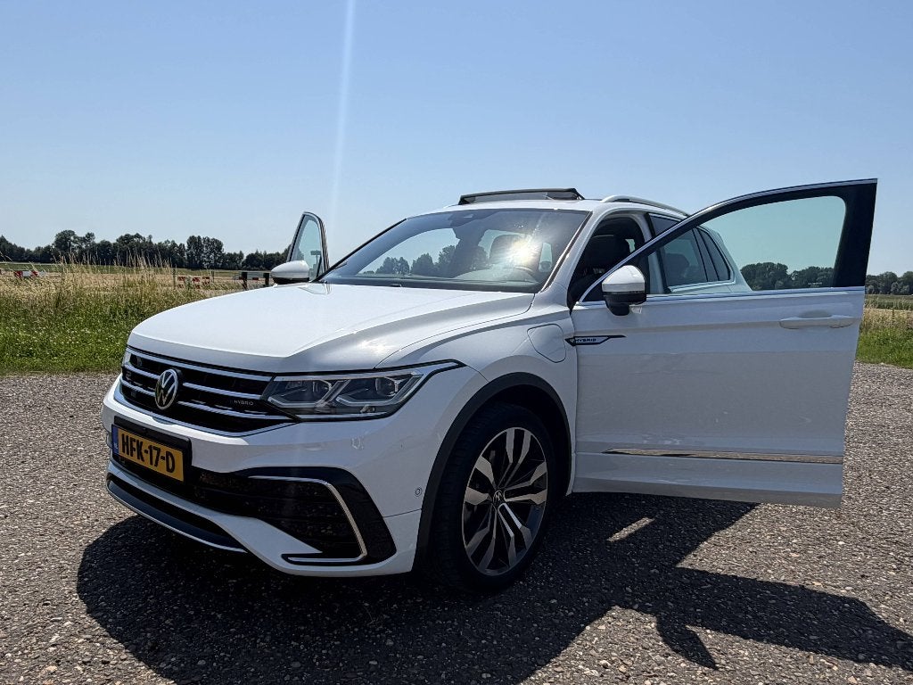 Volkswagen Tiguan 1.4 TSI Ehybrid R-line 245pk DSG 2021 Wit, 1716 kg, 1800 kg, Zwart, 4 cilinders
