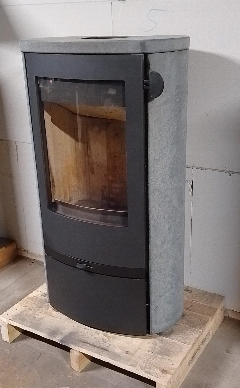 Tekoop LOTUS jubilee 25 speksteen kachel  6 KW showroommodel, Ophalen, Houtkachel, Zo goed als nieuw, Vrijstaand