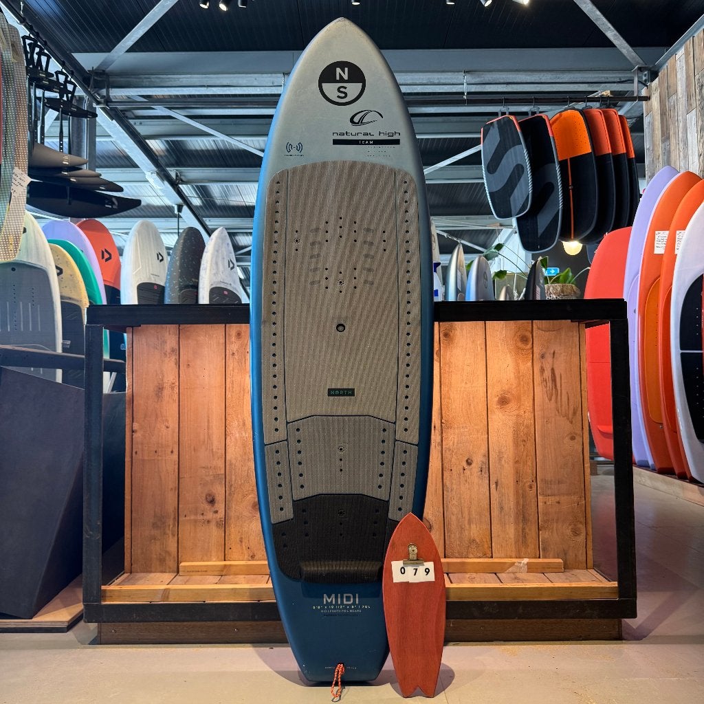 North MIDI 5,8 ft - 70 L Mid-lenght foil board, Ophalen of Verzenden, Gebruikt, Wingsurf-board