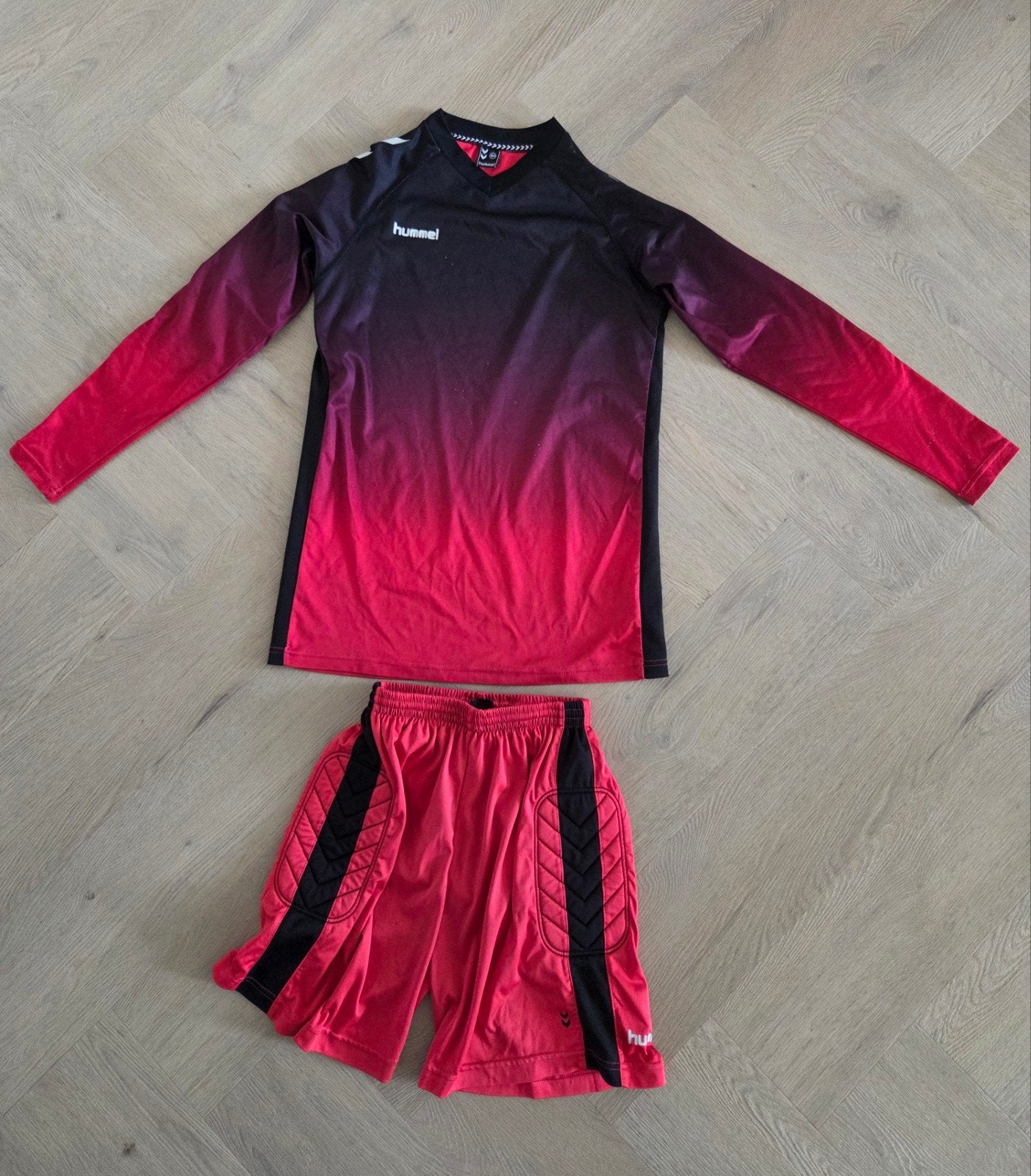 Keeperstenue Hummel maat 164 rood/zwart, Ophalen, Gebruikt, Jongen of Meisje, Sport- of Zwemkleding