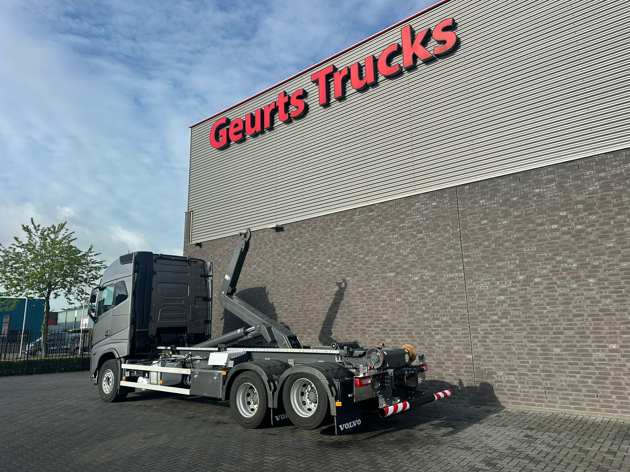 Volvo FH 16.750 6X2 VDL CONTAINER HAAKARMSYTEEM / ABROLLKIPP, Automaat, Euro 6, Diesel, 2 stoelen