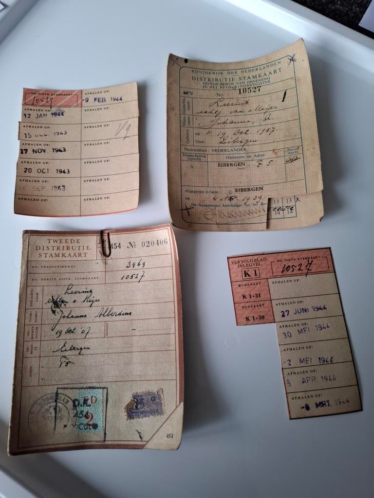 Distributie stamkaarten bonkaarten Eibergen documenten wo2, Verzamelen, Militaria | Tweede Wereldoorlog, Ophalen of Verzenden