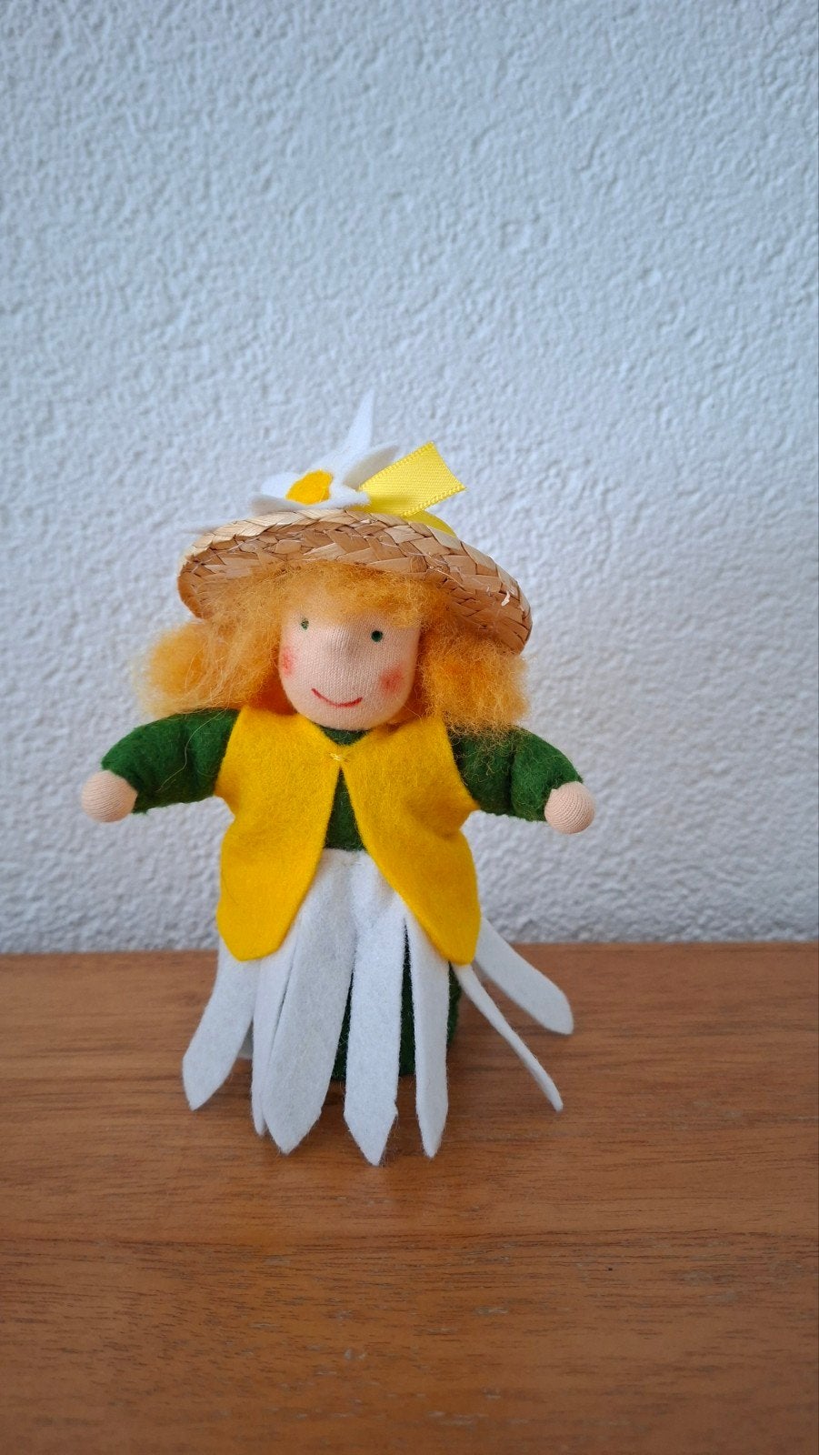 Poppetje wolvilt margriet, Ophalen of Verzenden, Figuurtje(s), Wolvilt