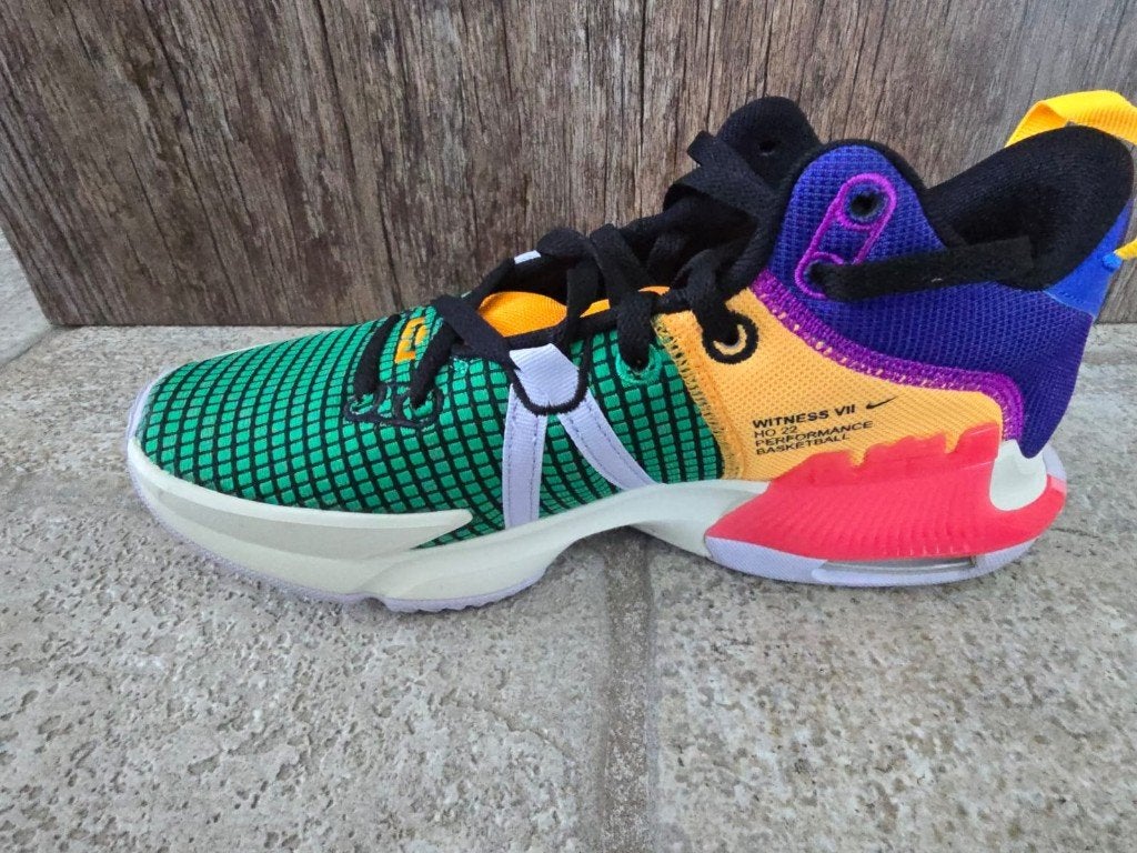 Nike LeBron Witness VII Schoenen -Maat43- Zo goed als nieuw, Ophalen of Verzenden, Zo goed als nieuw, Overige kleuren, Sportschoenen