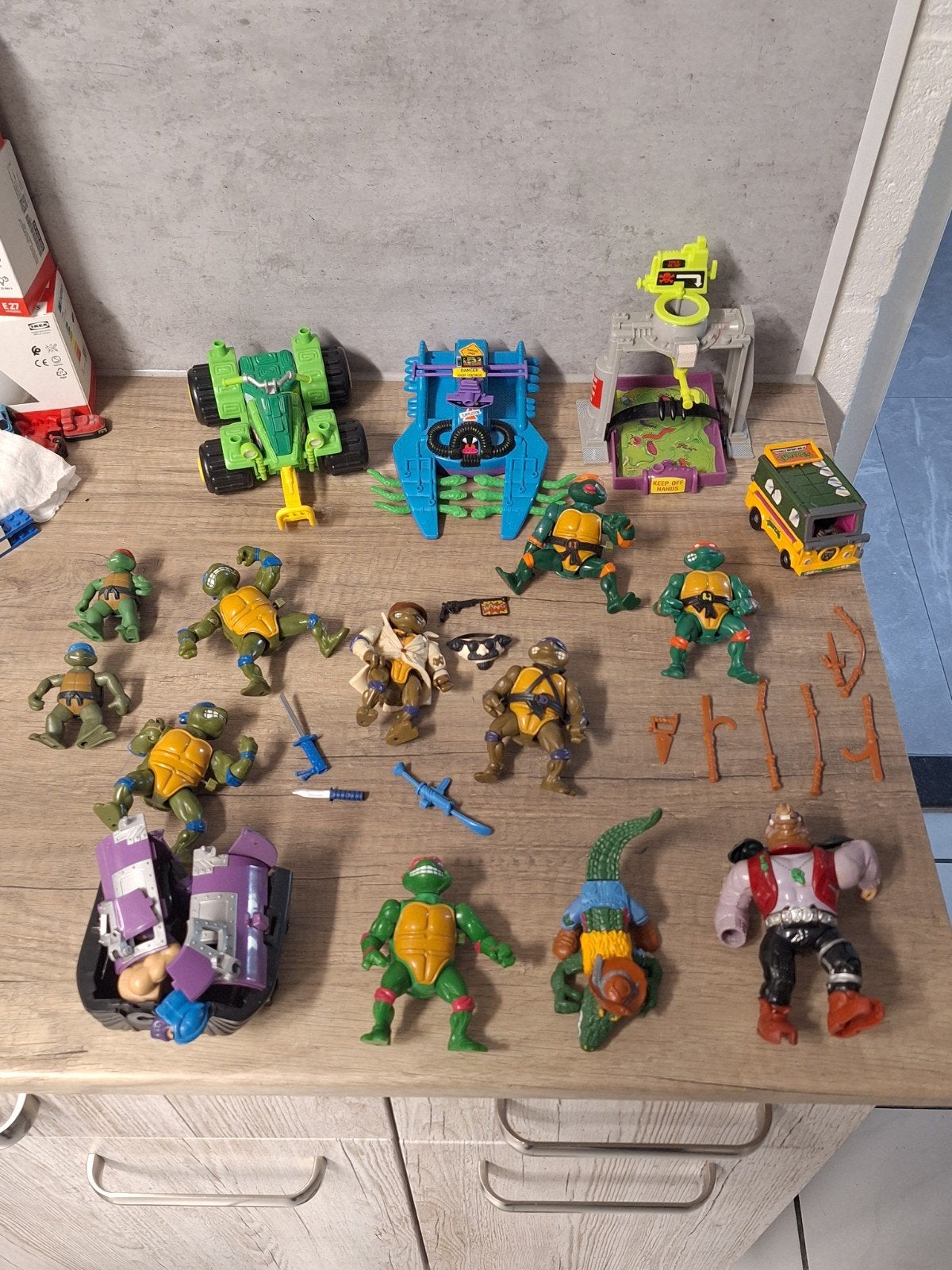 Vintage Teenage Mutant Ninja Turtles figuren voertuigen 1990, Ophalen of Verzenden, Gebruikt