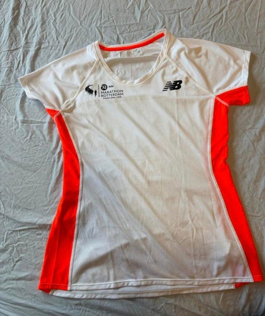 GEZOCHT Shirt Marathon Rotterdam 2019 New Balance maat L/XL, Wit, Ophalen of Verzenden, Hardlopen of Fietsen, Maat 42/44 (L)