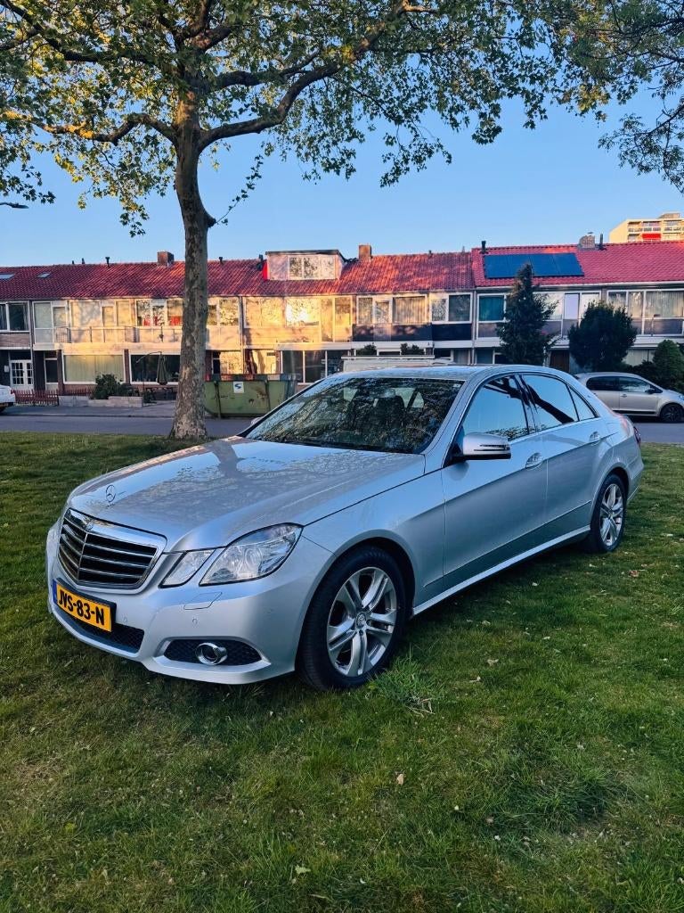Mercedes-Benz E350 Avantgarde 3.5 V6 | 54.047km | VOL OPTIES, Euro 5, Zwart, 2000 kg, Lichtsensor