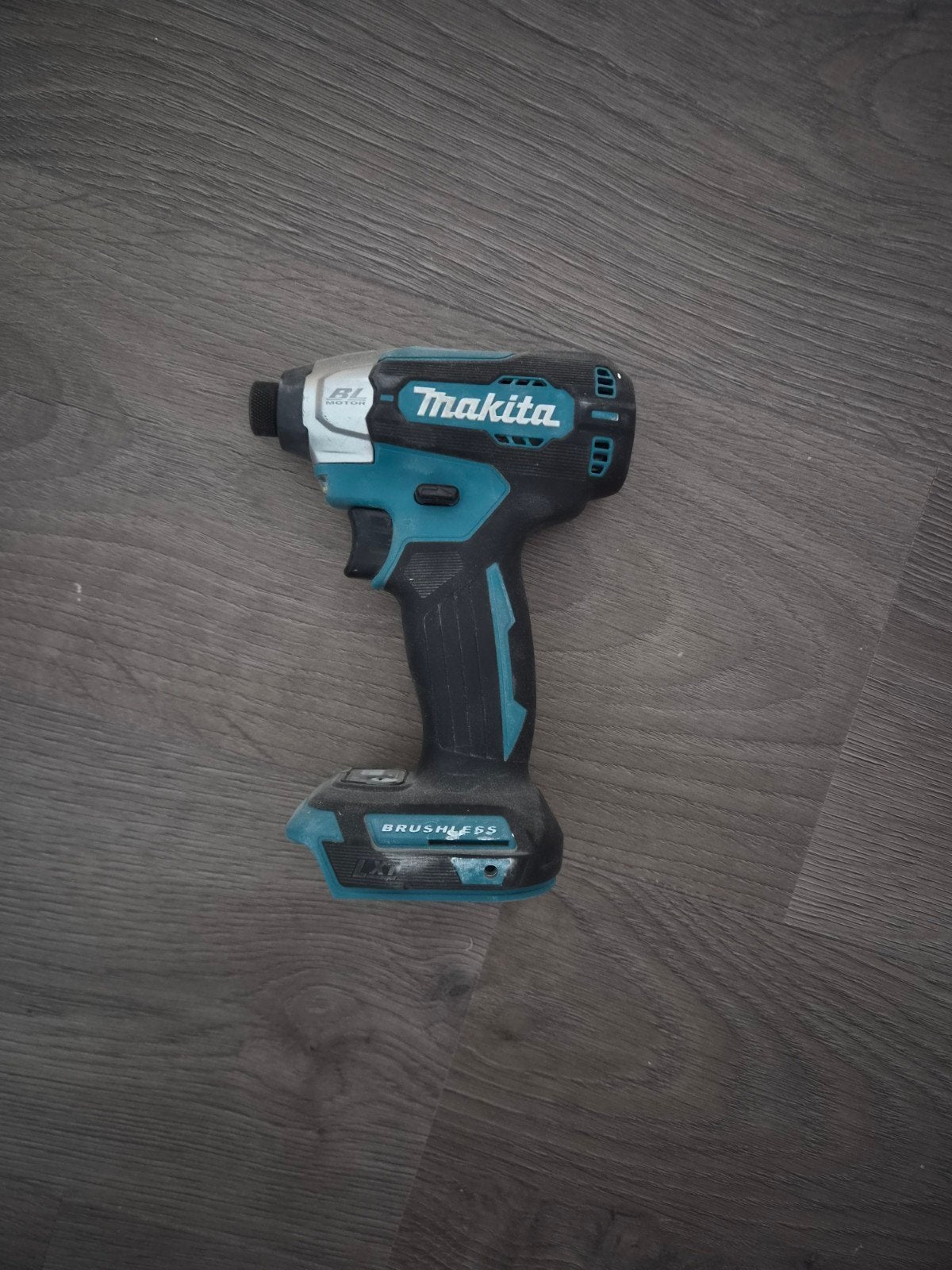 Makita DTD157., Verzenden, Gebruikt, Overige typen