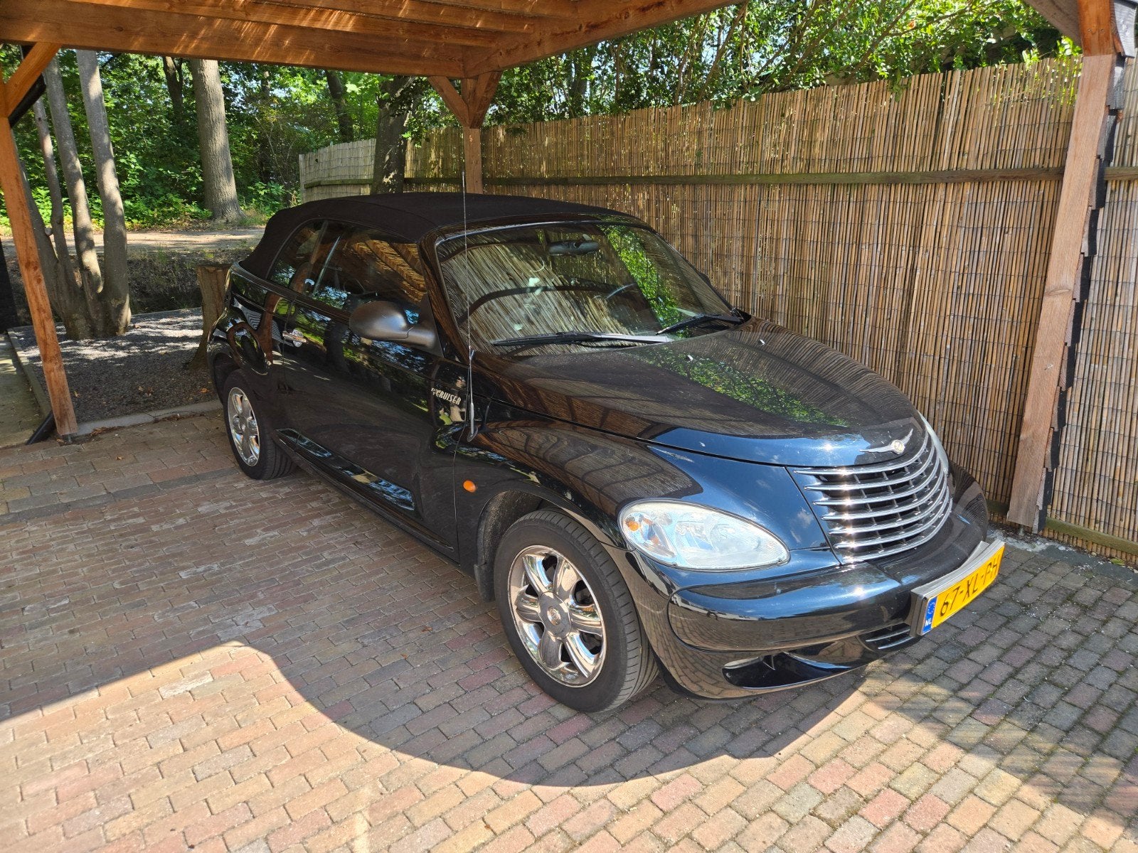 Chrysler PT Cruiser 2.4 I 16V Cabrio AUT 2004 Zwart, 450 kg, Cabriolet, 4 stoelen, Zwart