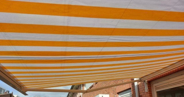 Degelijk gedemonteerd handmatige zonnescherm