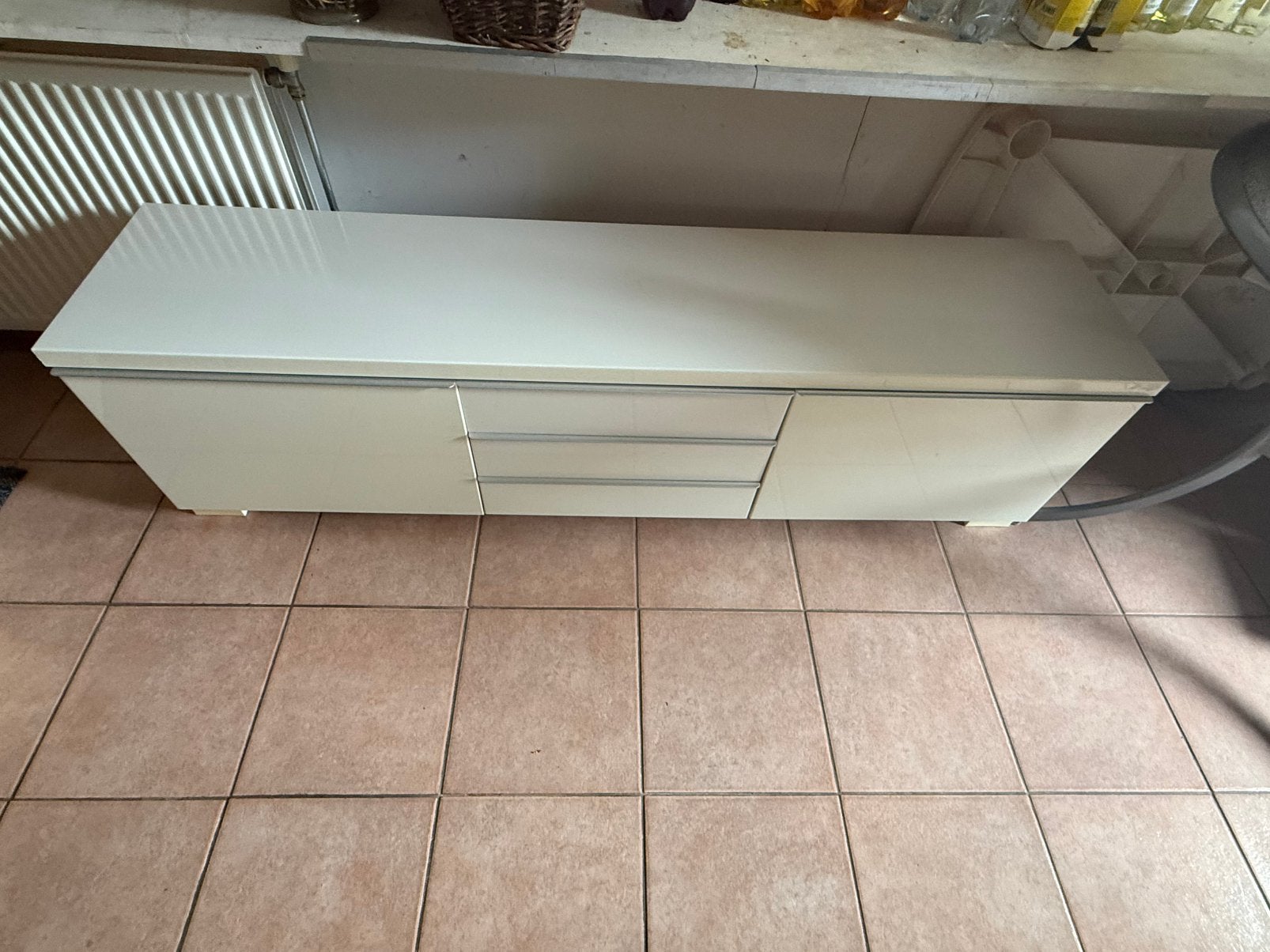 Televisiekast, Glanzend wit, Ophalen, 150 tot 200 cm, Zo goed als nieuw, 25 tot 50 cm