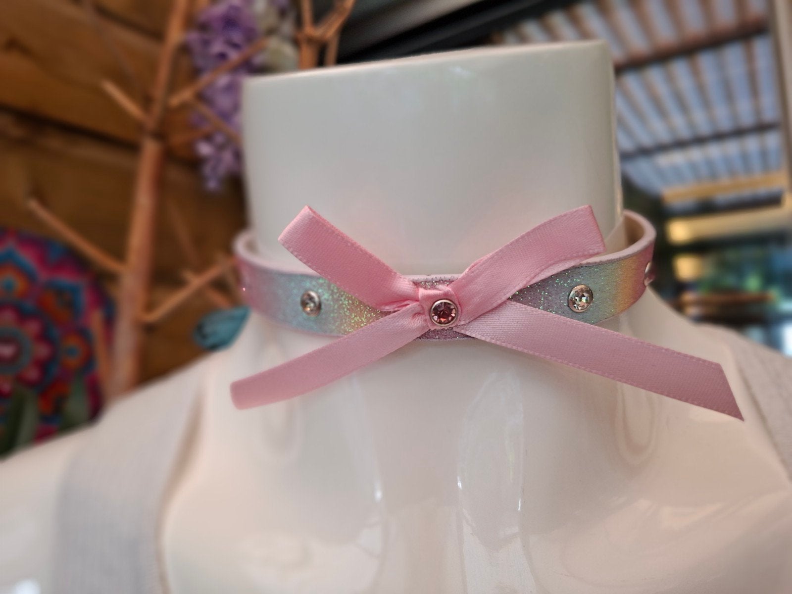 Regenboog Choker met Roze Strik en Kristallen, Overige materialen, Met kristal, Nieuw, Ophalen of Verzenden