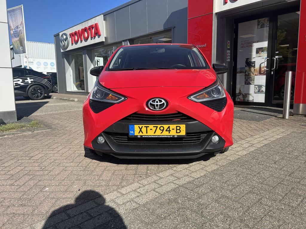 Toyota Aygo 1.0 VVT-i x-joy | Carplay | Mooie uitvoering | P, Voorwielaandrijving, Gebruikt, Euro 6, 4 stoelen
