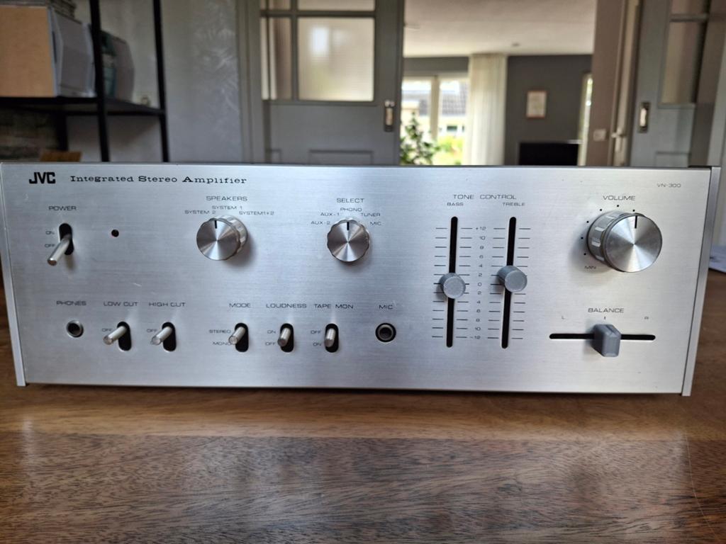 JVC VN-300 Stereo Versterker, Audio, Tv en Foto, Versterkers en Receivers, Gebruikt, JVC, Ophalen of Verzenden, Minder dan 60 watt