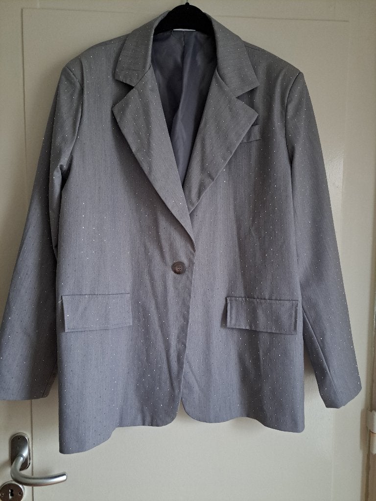 Geweldig grijs jasje met studs, Cotton Club, XL (44/46/XXL), Kleding | Dames, Verzenden, Maat 46/48 (XL) of groter, Zo goed als nieuw