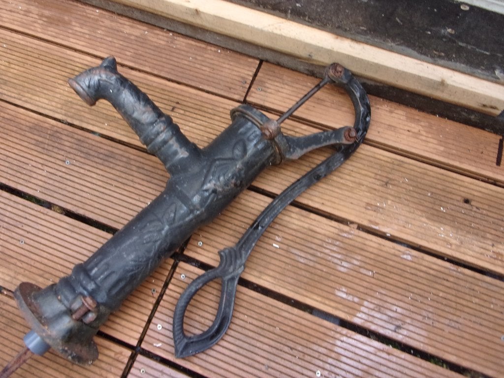 Antieke gietijzeren handpomp - Decoratief, Tuin en Terras, Ophalen, Gebruikt, Handmatig, Bronpomp