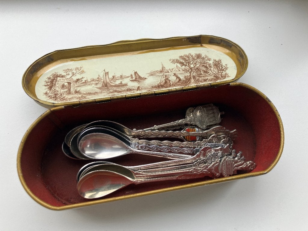 Theelepel blik – Pickwick met 12 theelepeltjes, Antiek en Kunst, Ophalen of Verzenden