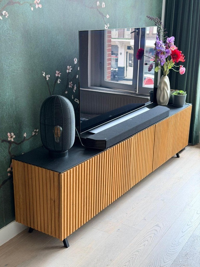 TV-meubel eikenhout & zwart staal, Ophalen, Zo goed als nieuw, 200 cm of meer, Minder dan 100 cm