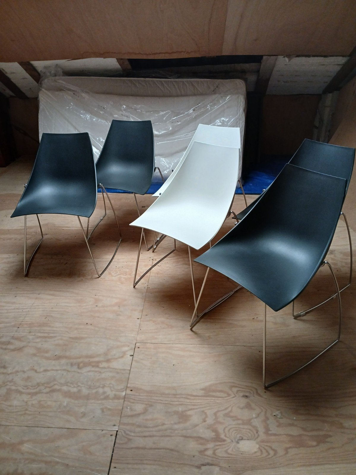 Design stoelen , Parri HOOP ,, marco maran for Parri  € 150., Huis en Inrichting, Ophalen, Zo goed als nieuw, Zwart, Vijf, Zes of meer stoelen