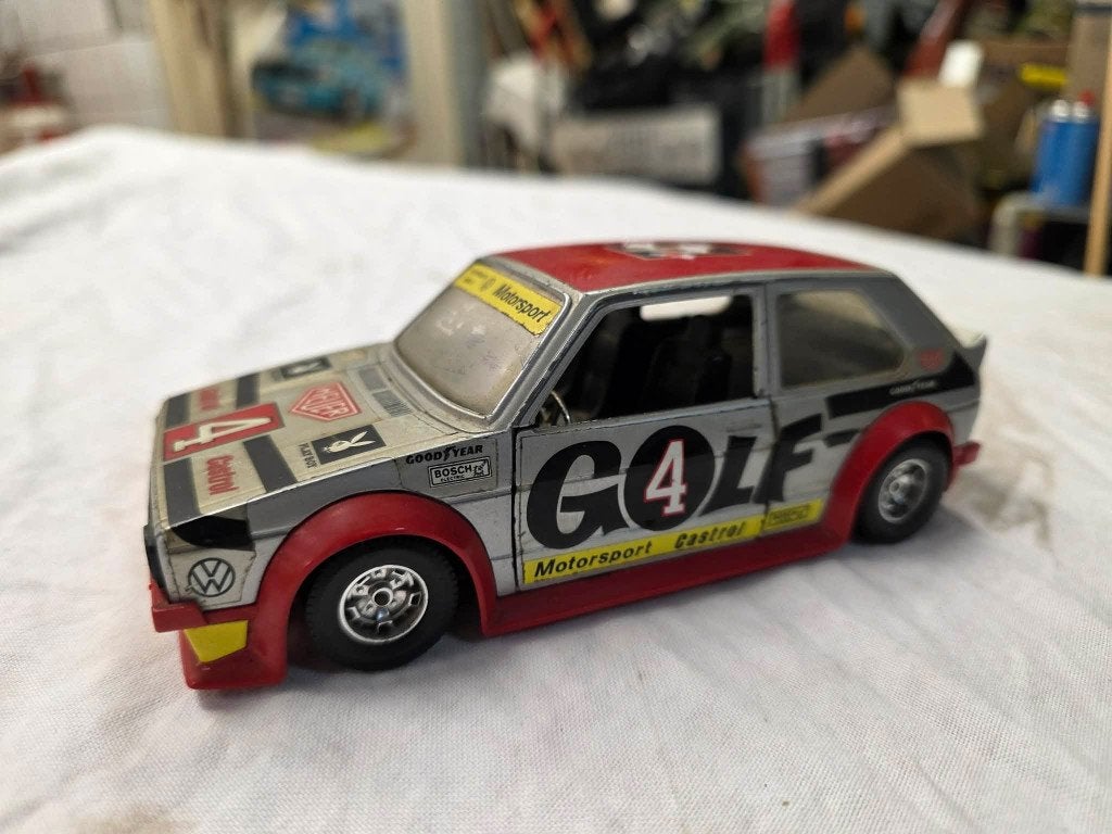 schaalmodel vw golf, Ophalen of Verzenden, Gebruikt, Bburago