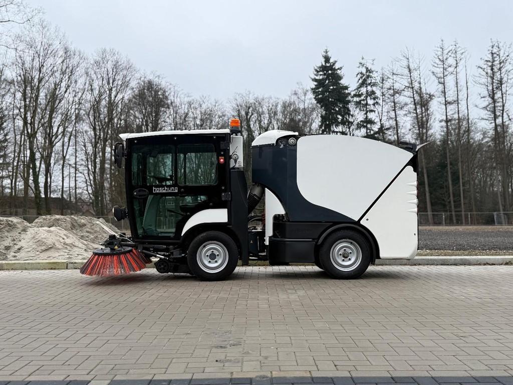 Boschung S2 Straatveger Diesel 3900UUR hoogkieper Airco veeg