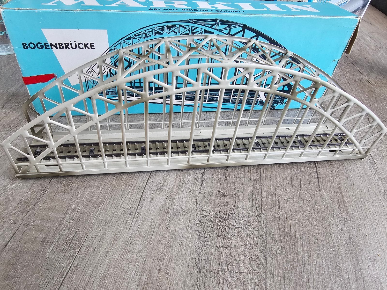 Märklin 7163 Boogbrug - Nieuwstaat met lichte doosschade, Hobby en Vrije tijd, Modeltreinen | H0, Wisselstroom, Brug, Tunnel of Gebouw
