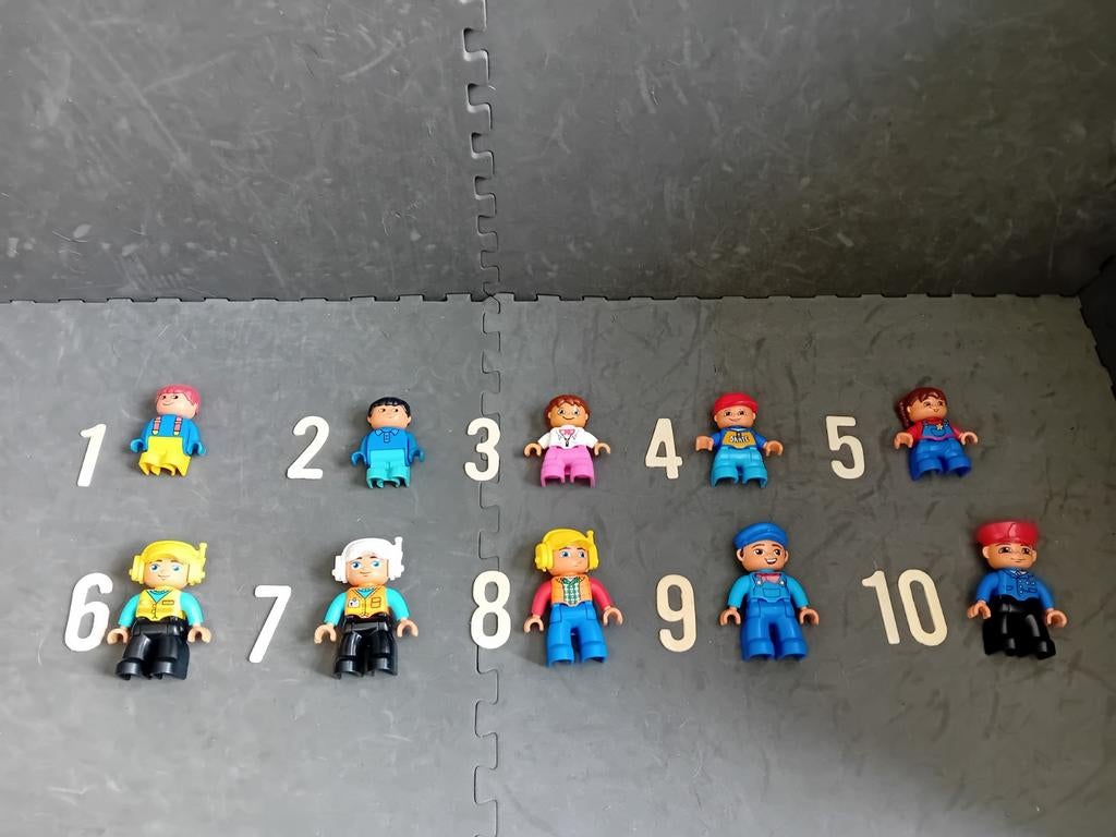 Lego Duplo 10 poppetjes, Inclusief minifiguren, ., Ophalen of Verzenden, Minifiguur