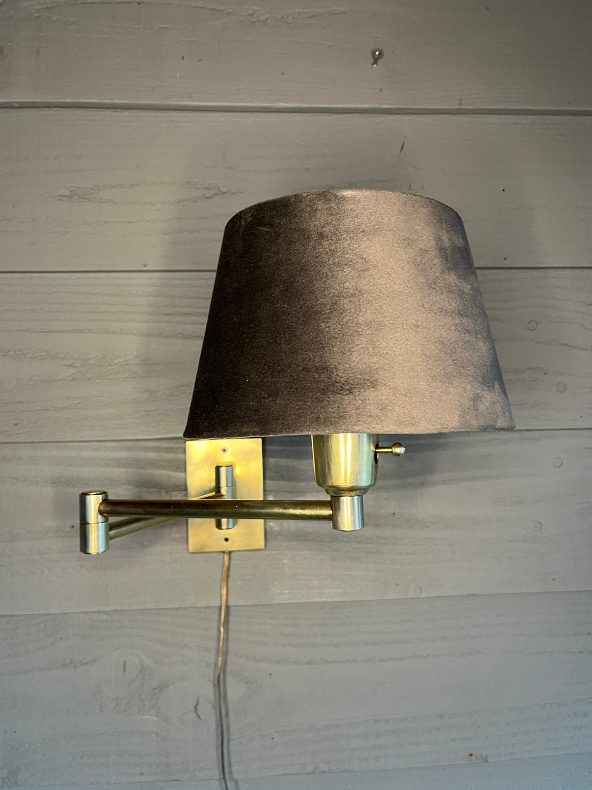 Vintage Massief messing Hollywood Regency zwenkarmwandlamp, Ophalen of Verzenden, Gebruikt, Metaal