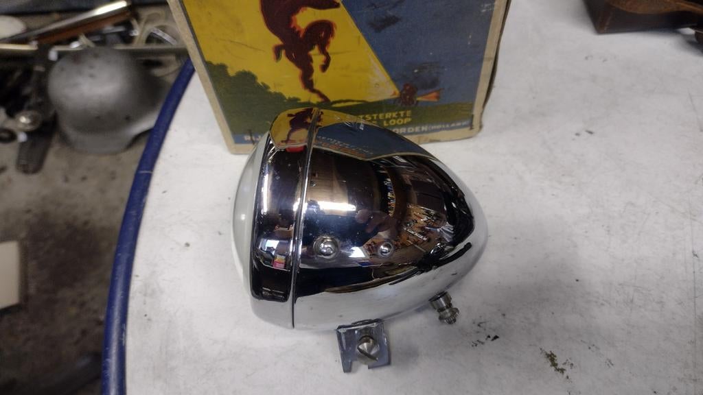 Vintagevoorlicht empollcht  nieuwstaat met originele doos, Ophalen of Verzenden, Zo goed als nieuw, Dynamo, Voorlicht