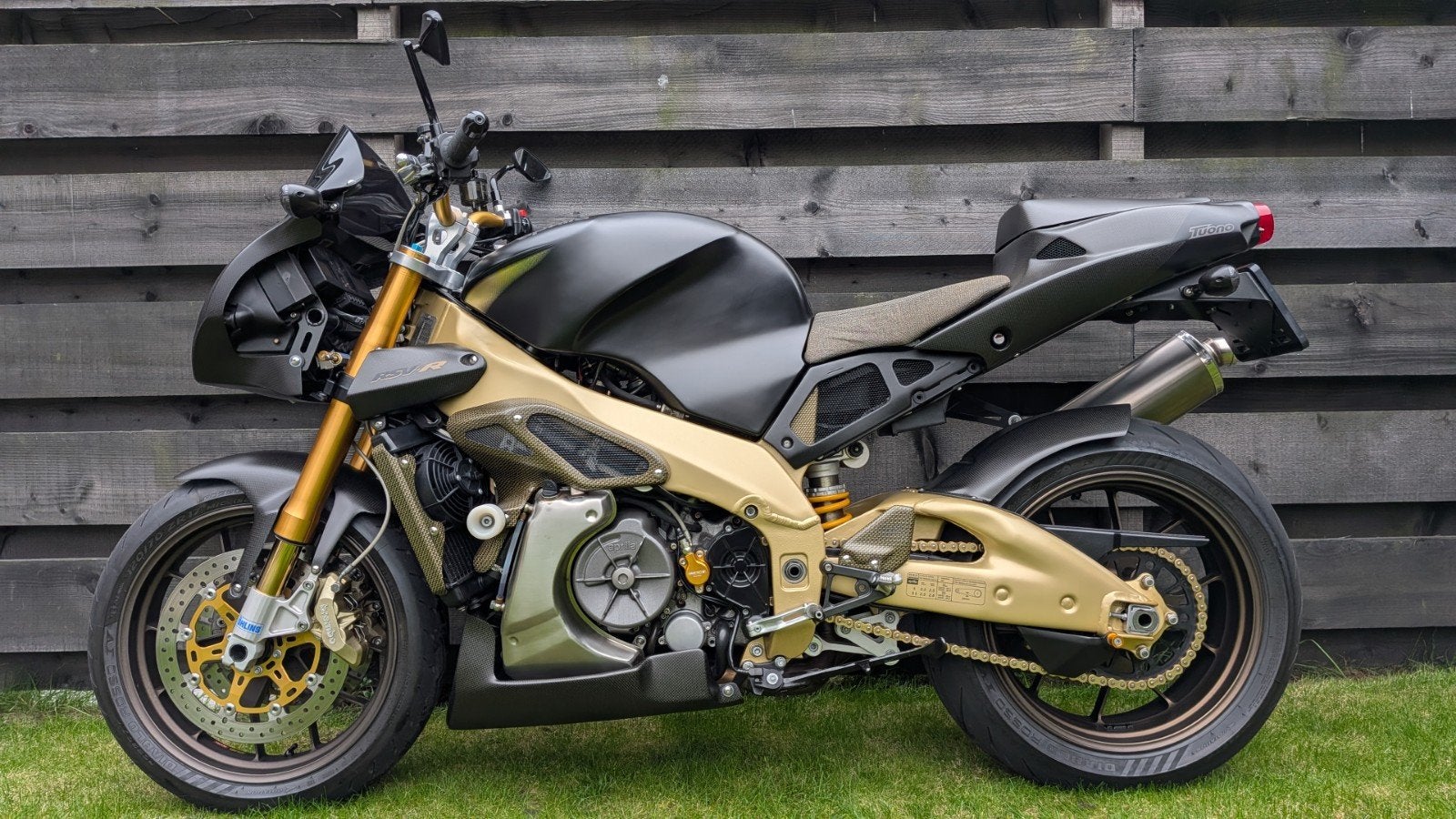 Aprilia Tuono Limited 2002, Motoren, 2 cilinders, Motorrijbewijs A, Handgeschakeld, Naked bike