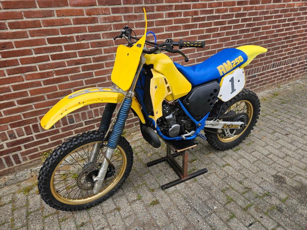 Suzuki RM 250 1986 2takt, Particulier
