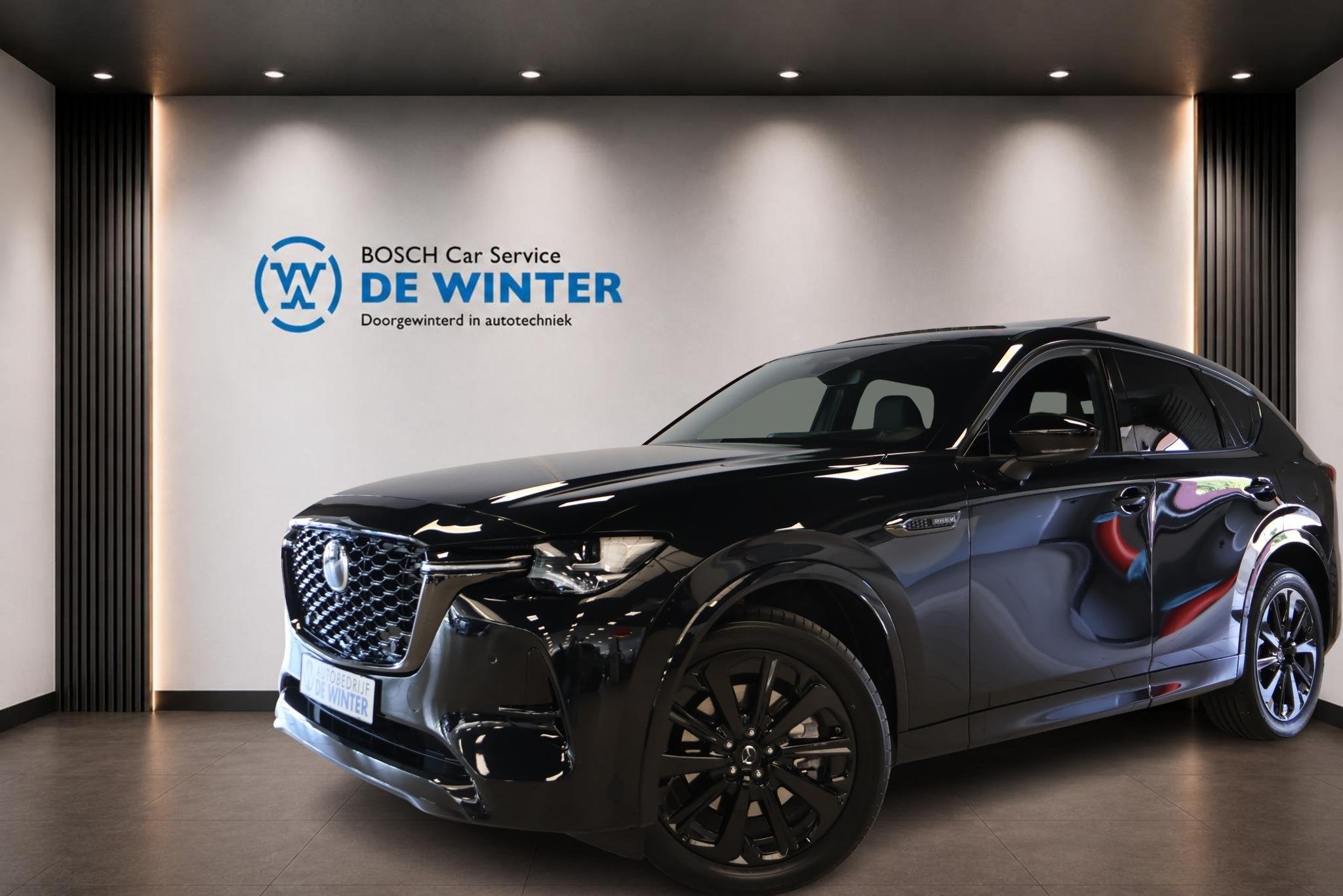 Mazda CX-60 2.5 e-SkyActiv PHEV Homura Plus, Auto's, Automaat, Gebruikt, Met garantie (alle), Zwart