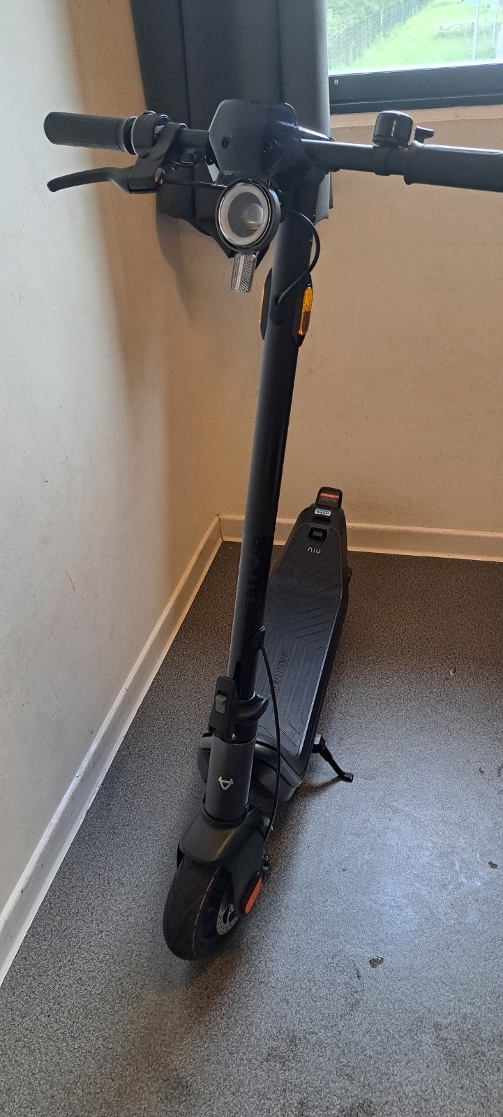 Elektrische scooter zo goed als nieuw met app-vergrendeling, Ophalen of Verzenden