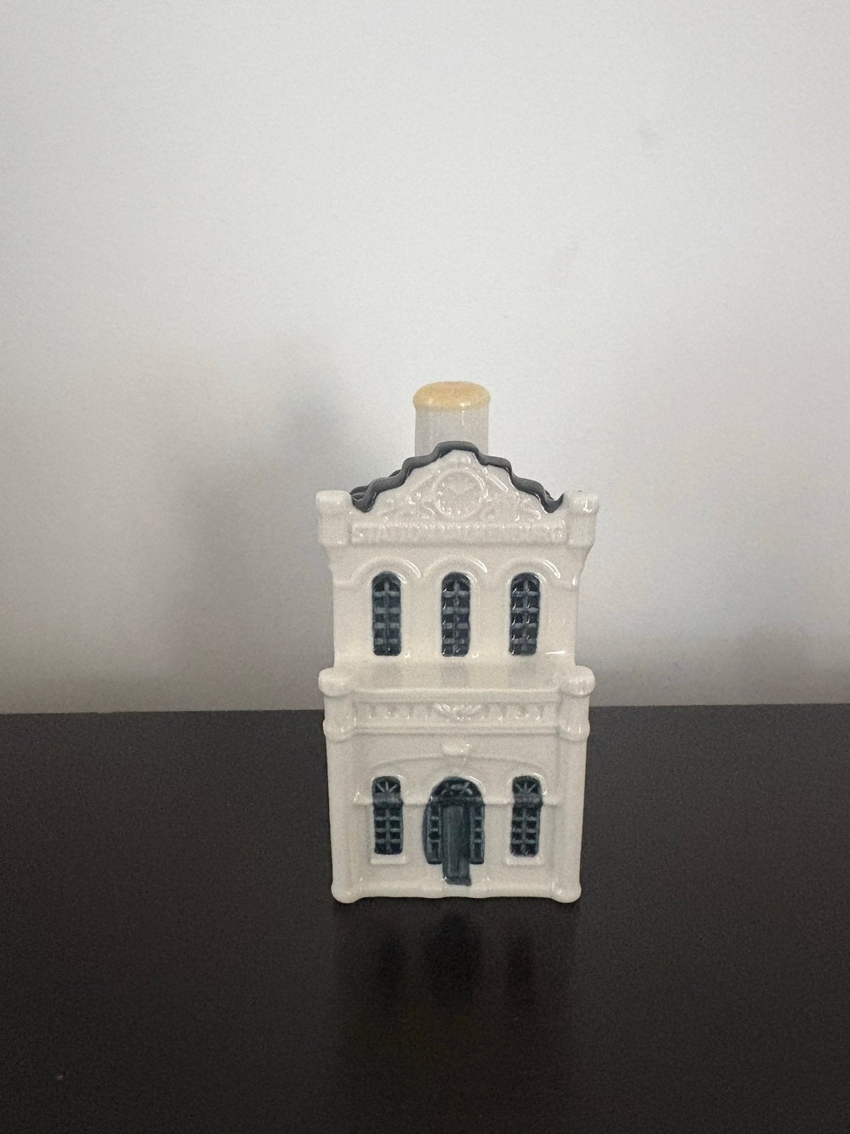 KLM huisje 104 - Station Valkenburg, Verzenden, Zo goed als nieuw, 81 t/m 91, Gevuld