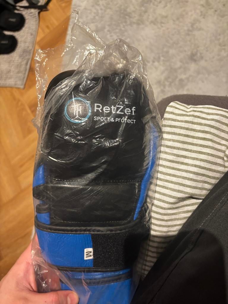 Handgloves mma, Sport en Fitness, Ophalen of Verzenden, Zo goed als nieuw, Bokshandschoenen
