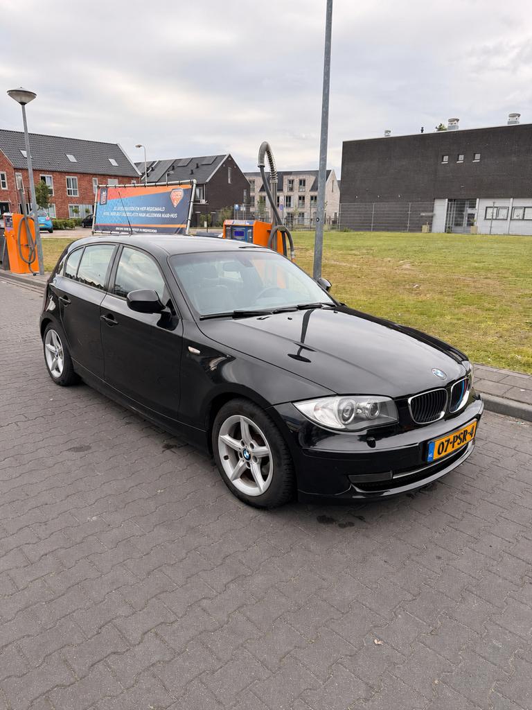 BMW 1-serie 116i EffDyn. | APK 01-2027  | 2 sets velgen, Auto's, BMW, 1-Serie, Euro 5, Achterwielaandrijving, 1995 cc