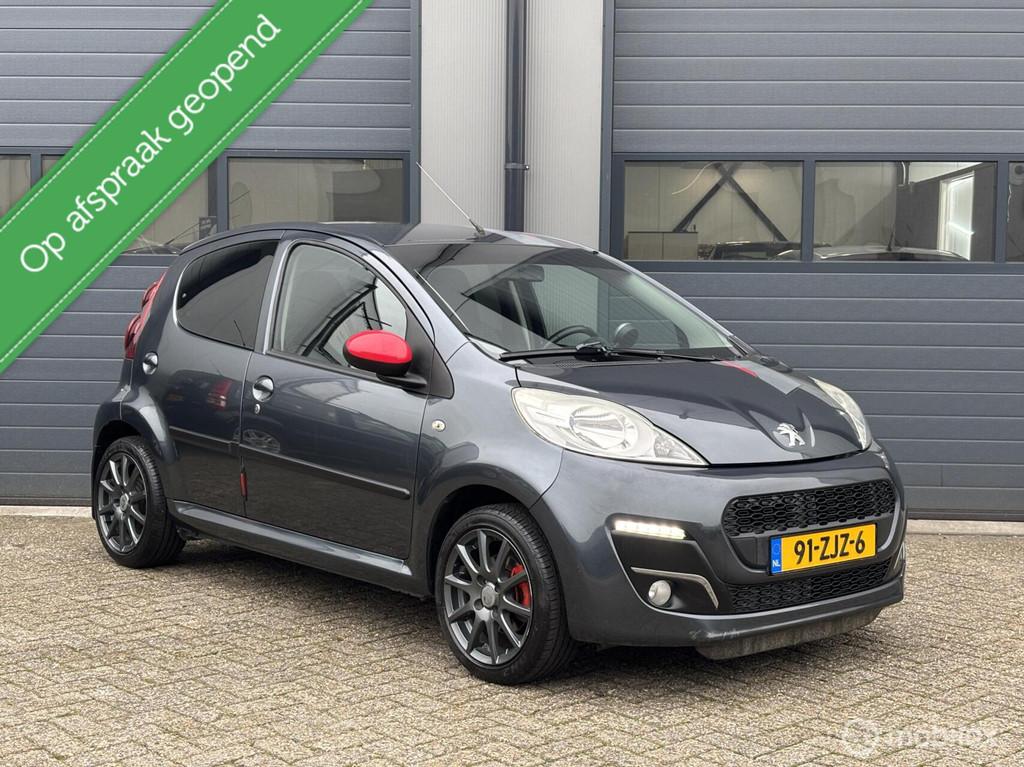Peugeot 107 1.0 Black & Silver Sport Uitvoering, Auto's, Peugeot, Voorwielaandrijving, Euro 5, 4 stoelen, Origineel Nederlands