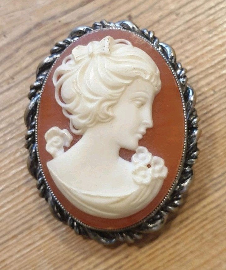 Camee broche vintage, Ophalen of Verzenden, Zilver, Overige materialen