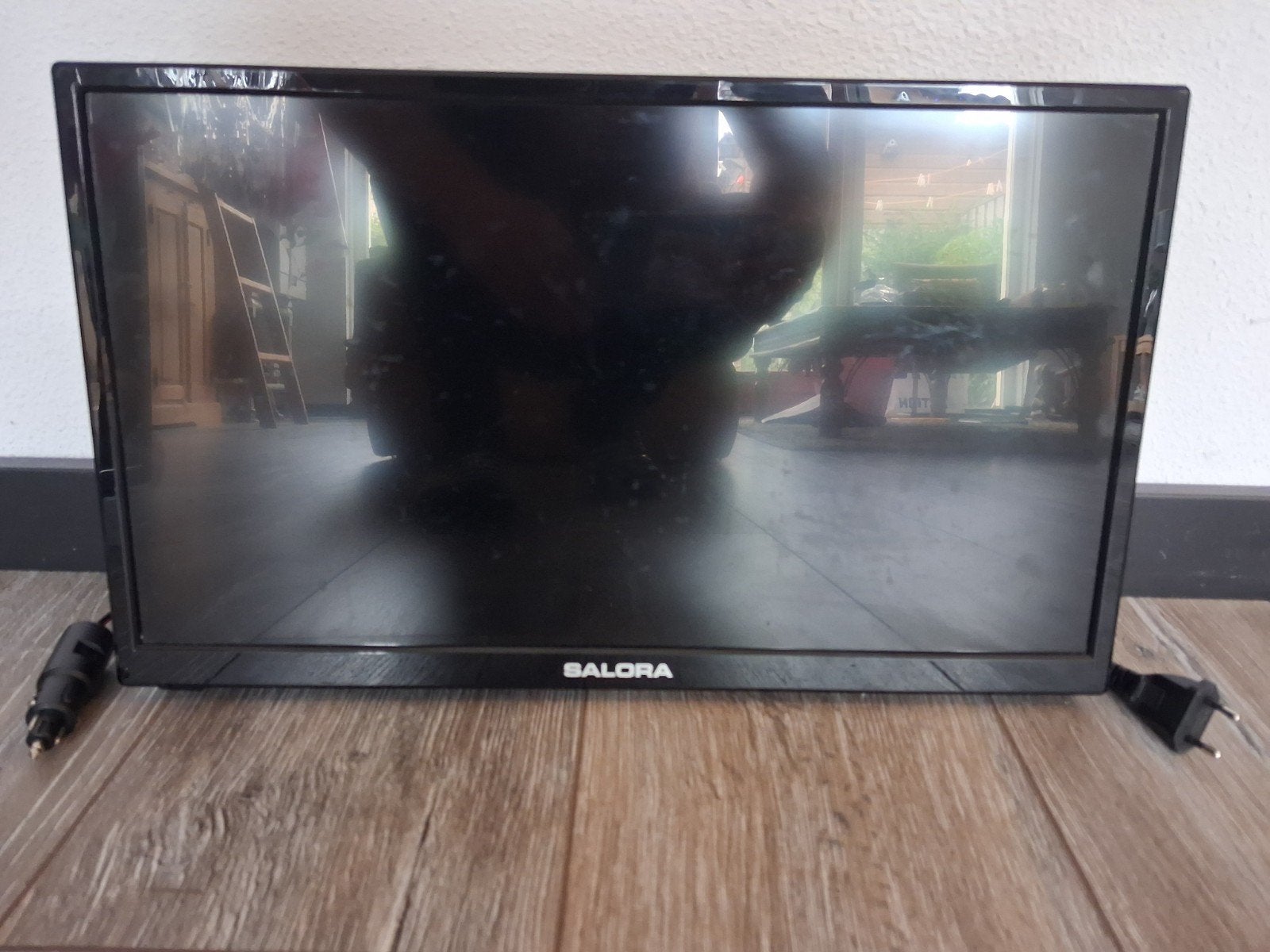 Solara 20"- 12V/220V, Ophalen, Gebruikt