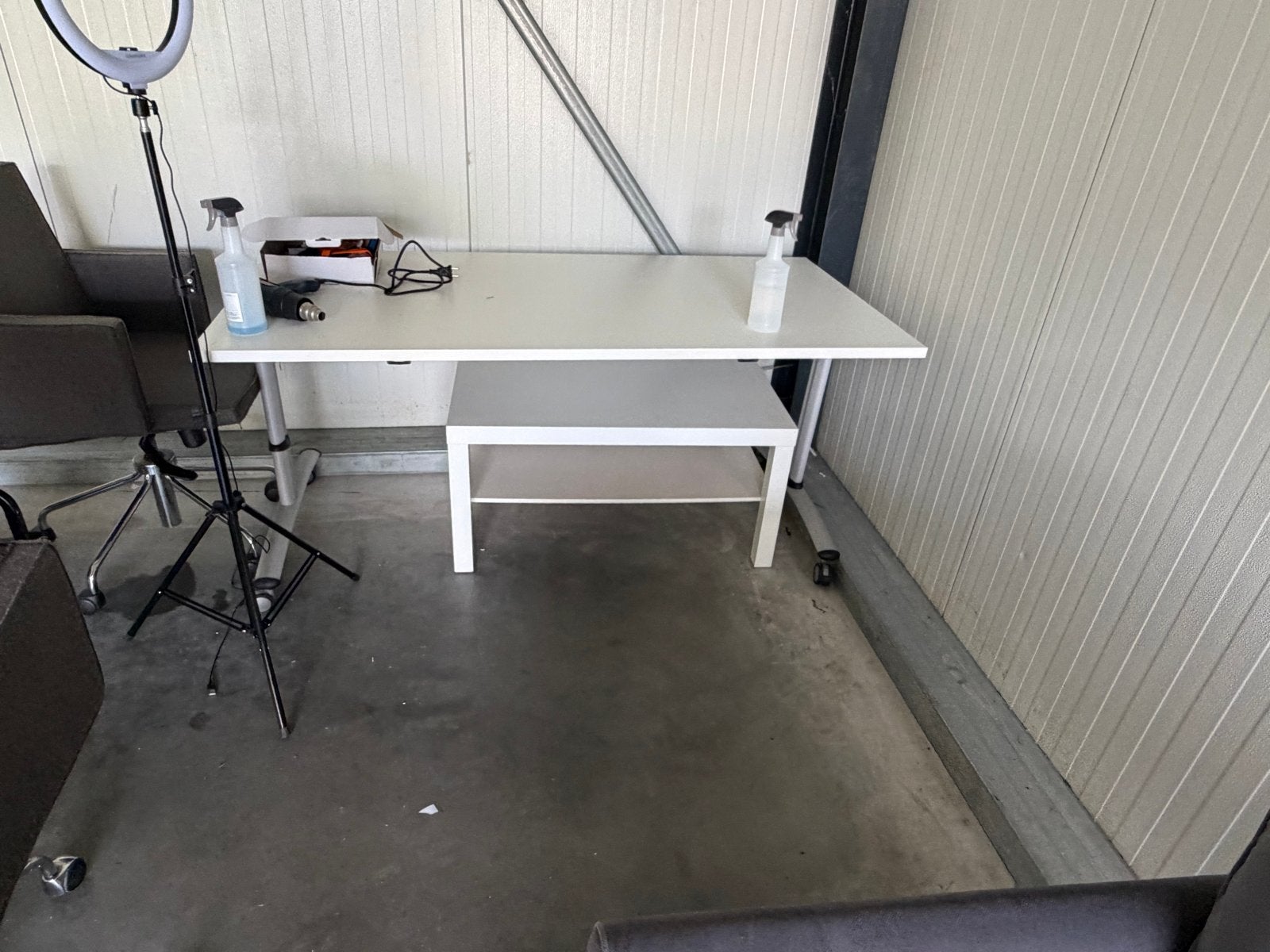 Gratis meubels: bank, bureau, salontafel! Goede staat, Ophalen