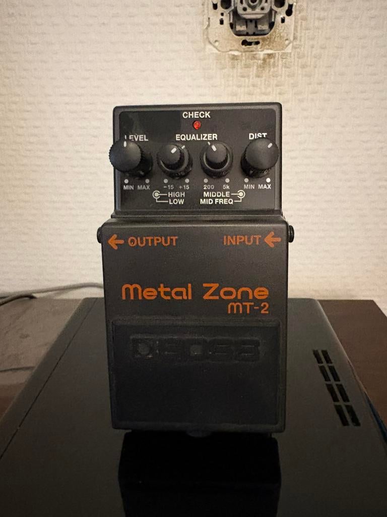 Boss metal zone mt-2, Ophalen, Zo goed als nieuw