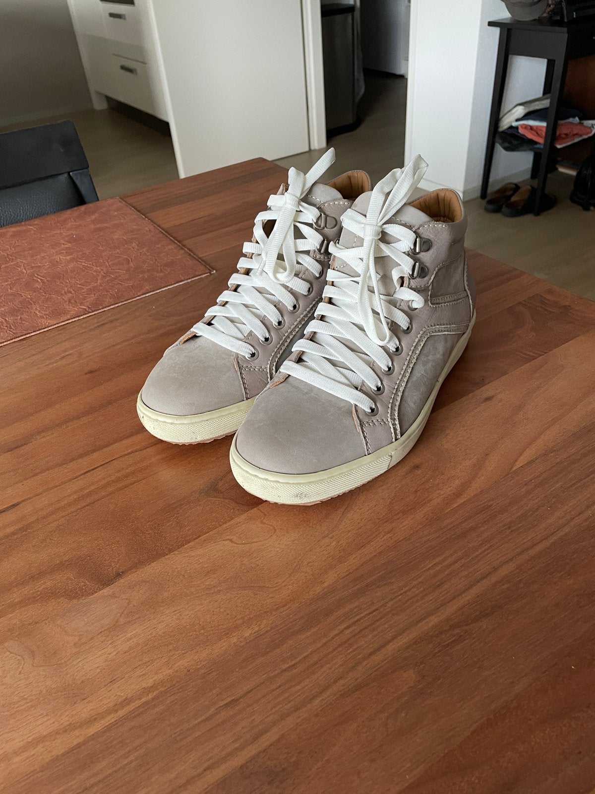 Stijlvolle beige sneakers maat 38,5, Ophalen of Verzenden, Zo goed als nieuw, Beige, Sneakers of Gympen