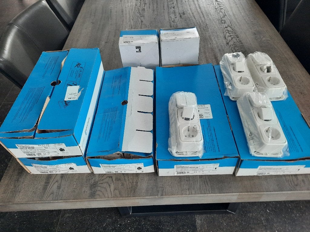 busch jeager opbouw schakelaars, Ophalen of Verzenden, Nieuw, Schakelaar